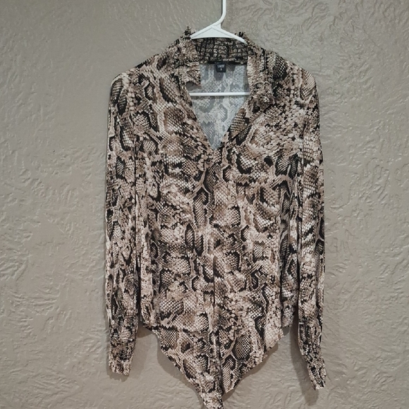 Karen Kane Brown Tan Button Down Shirt with Ruffled Asymmetrical Style - Picture 1 of 9